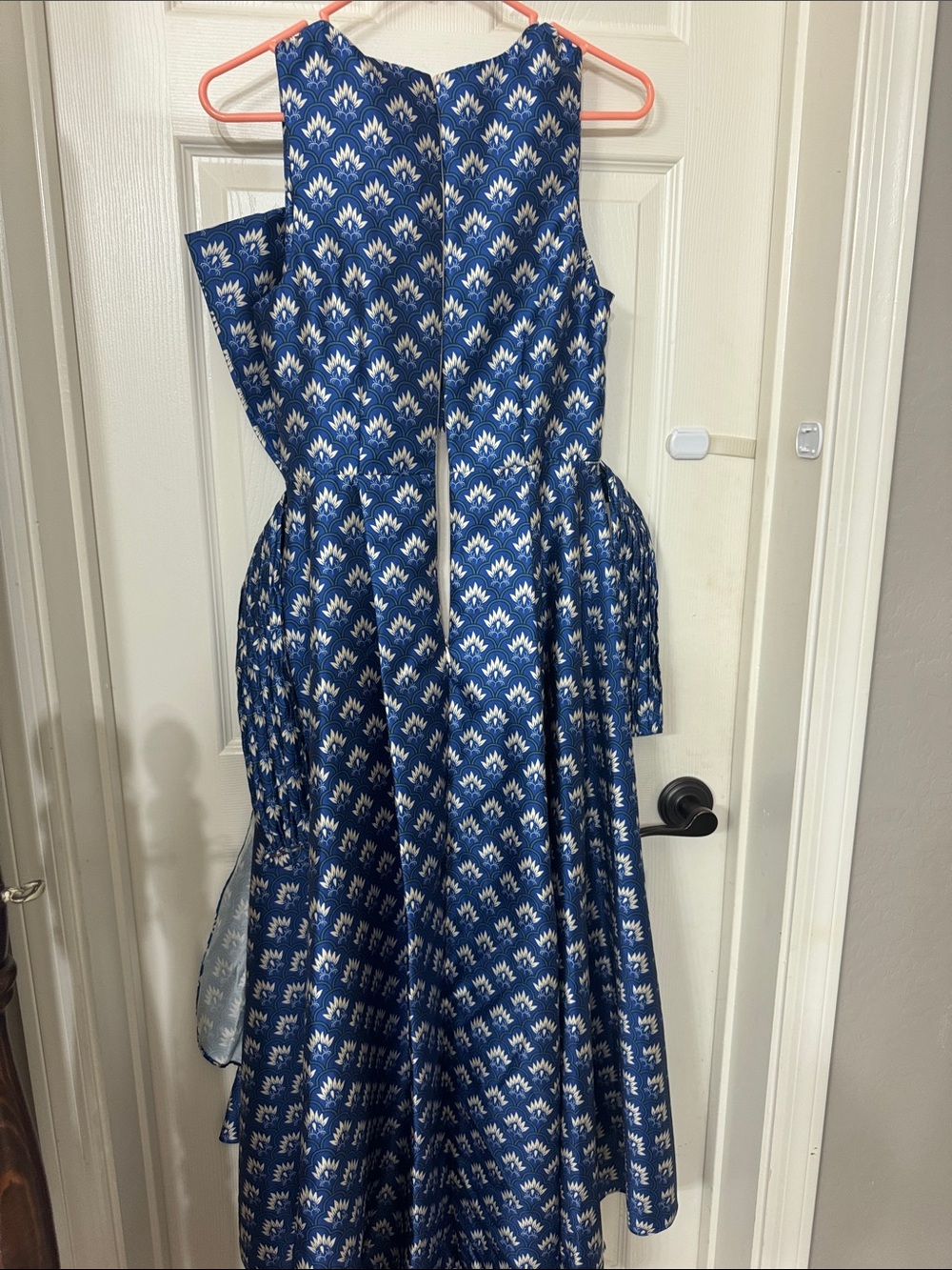 Sachin & Babi Sleeveless Blue Patterned Midi Dress with Tie Waist with Bow Size2 - Picture 5 of 5